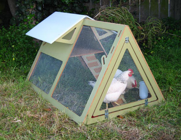 Chcken Coop: Free portable chicken coop plans
