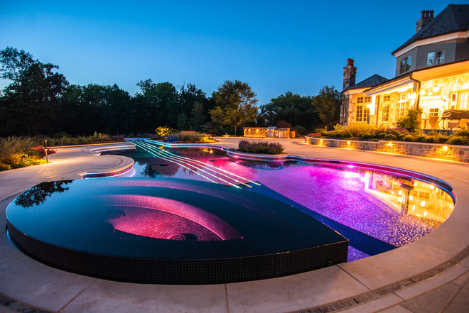 amazing-stradivarius-violin-swimming-pool-creates-backyard-fantasy-6.jpg