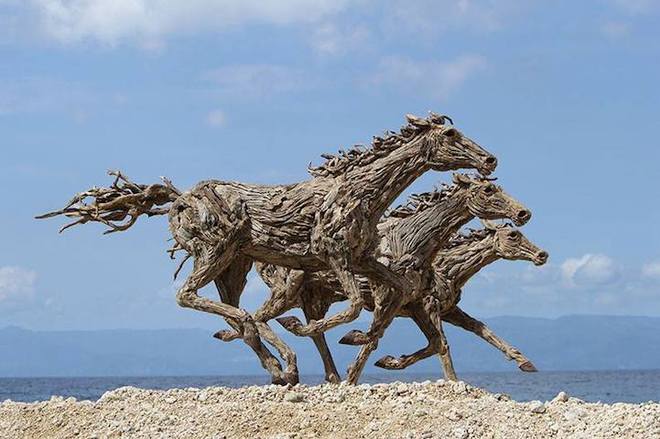 life-size-sculptures-in-driftwood-by-james-doran-webb-1a.jpg