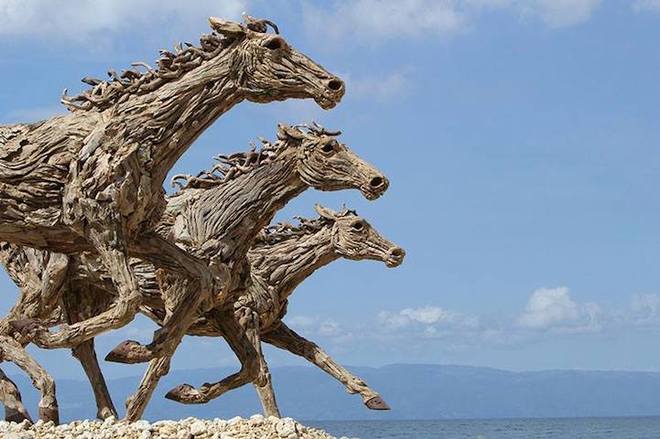 life-size-sculptures-in-driftwood-by-james-doran-webb-2b.jpg